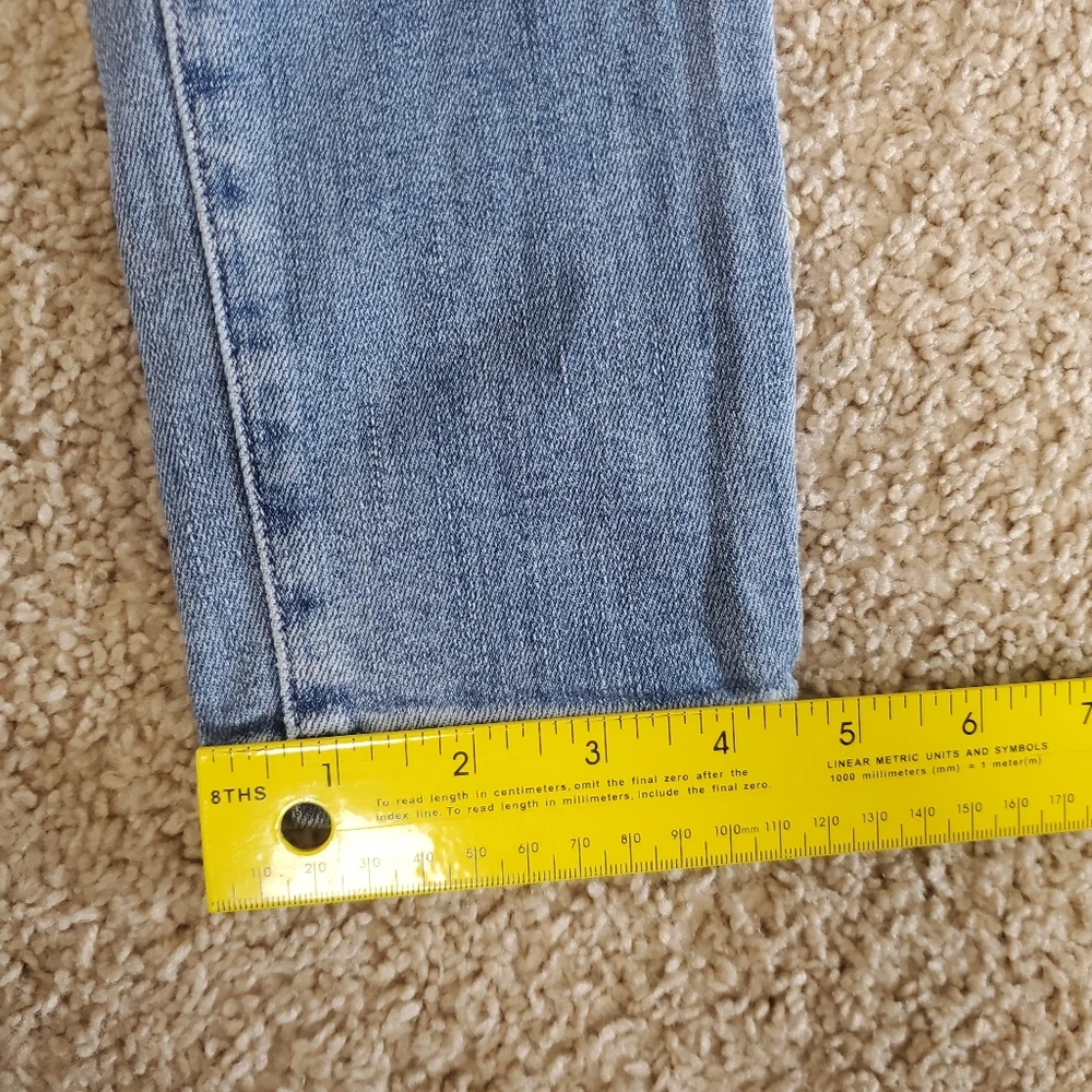 Frame Le Skinny De Jeanne Crop Distressed Light Wash Size 25 - Picture 10 of 14